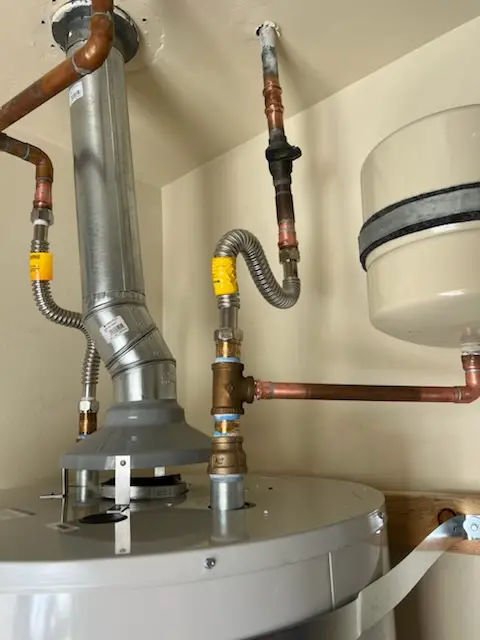 Water heater installation and plumbing repair in Roelkeys Knoll